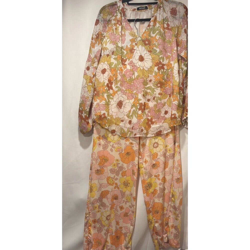 Floral women’s 70’s hippie boho 2 piece pants set. Size M.